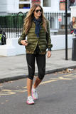 th_13155_celebrity_paradise.com_TheElder_ElleMacpherson2010_10_07_OnASchoolRuninLondon9_122_335lo.jpg
