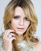 th_315817969_tduid4398_MischaBarton_122_