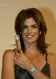 th_41285_Cindy_Crawford_Celebrity_City_Mix_810955_122_381lo.jpg