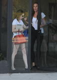 th_63195_Preppie_Emma_Roberts_at_Benjamin_salon_68_122_469lo.jpg