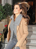 th_73765_celebrity-paradise.com-The_Elder-Penelope_Cruz_2009-12-05_-_left_her_London_Hotel_050_122_471lo.jpg