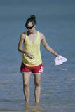 th_00939_Jennifer_Garner_on_the_Beach_in_Hawaii_4_122_992lo.jpg